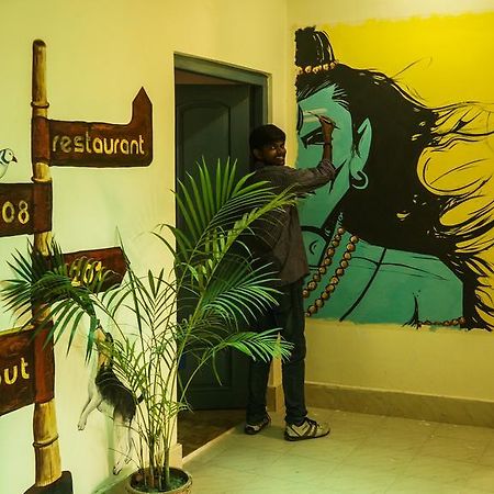 نزل بيت شباب زوستيل فاراناسي المظهر الخارجي الصورة
